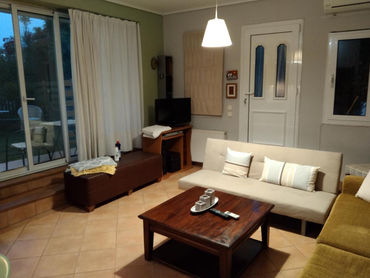 Ησυχες Διακοπες Villa Kalamáta Kültér fotó